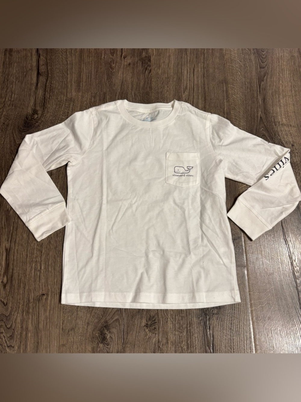 Vineyard Vines OUTLET Kids' Vintage Whale Long-Sleeve Pocket Tee size 6